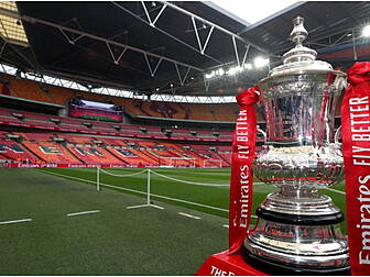 Holders Manchester City face F...